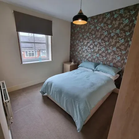 Peaceful And Spacious Apartment